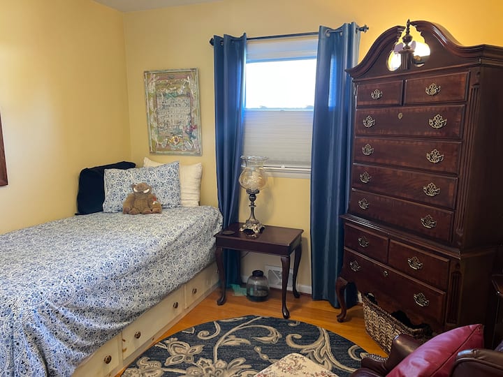 Dhoma e tretë e gjumit me krevat dopio.