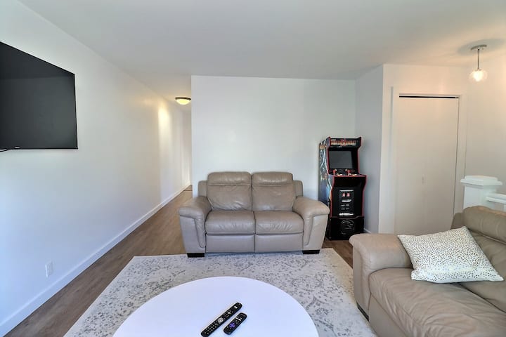 Family Friendly 3-br* Avengers Room*rock Climbing - Bathurst, NB
