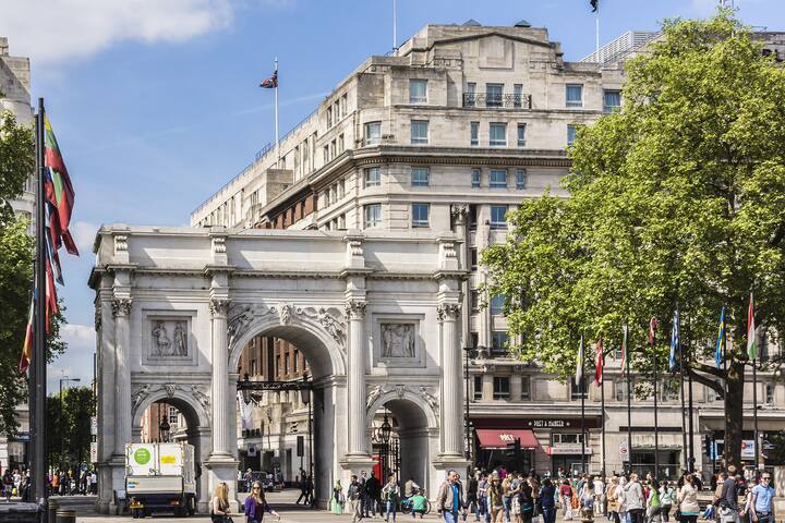 RARE: Oxford Street 2 Bed Apartment- Hyde Park gallery image 3