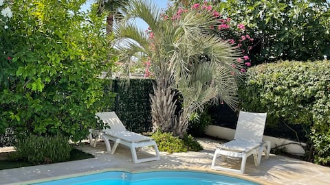 TS CFORT house 300 m from the beach, heated pool