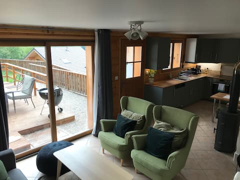 Top Airbnb: Restful 2 bed apartment for ski, cycle & family in Allemond
