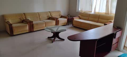 Lovely 3 Bedroom Apartment with pool, gym and park