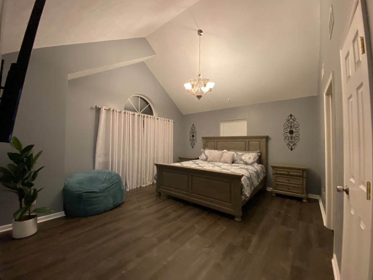 ГЛАВНА СПАЛНА СОБА