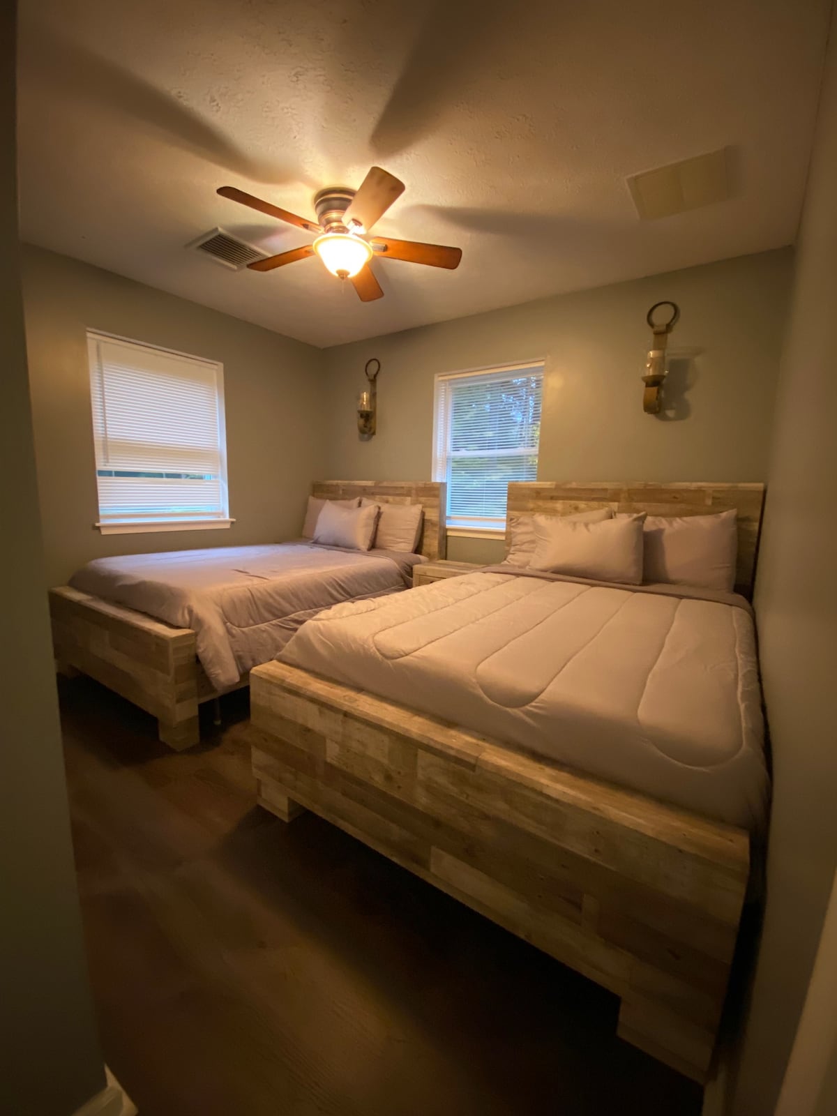 СПАЛНА СОБА 2