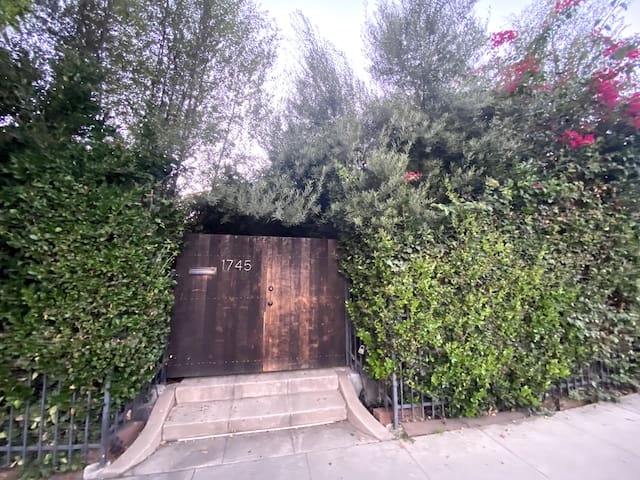 Gorgeous Private Two Story Craftsman w/ Patios