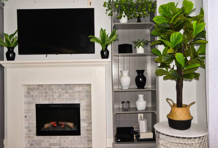 5 BDRM Boho Chic Home by the Beaches gallery image 4