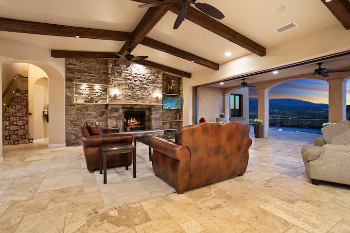 Luxury Vineyard Views, Pool & Game Room- Linda Via - Wilson Creek Winery, Temecula