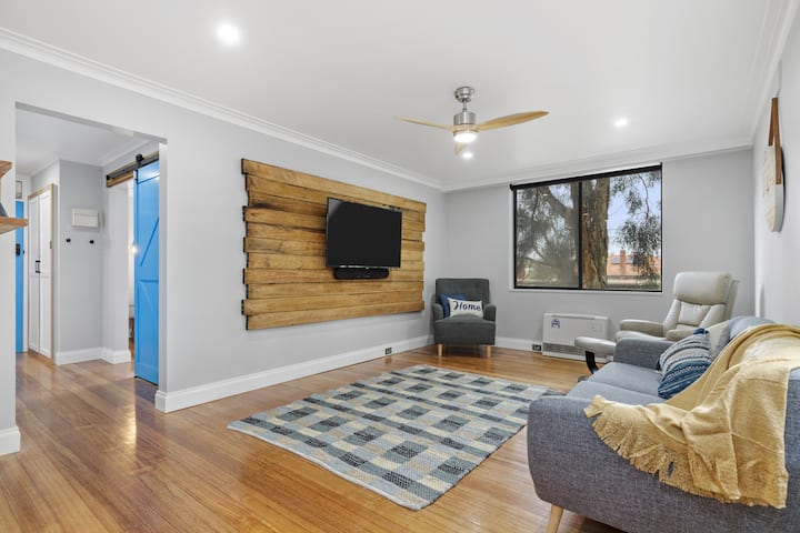 Blue Door On Webster - Modern - Free Parking - Ballarat