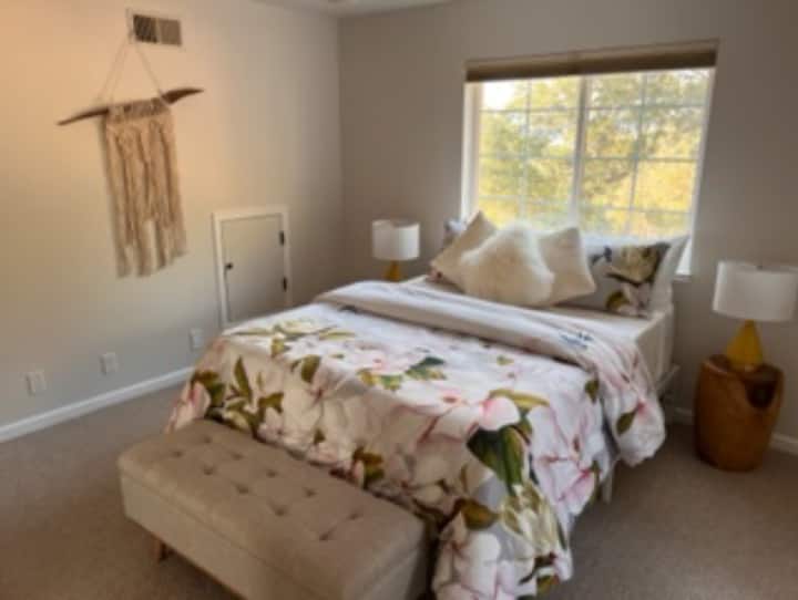 غرفة النوم الثانية ؛ الملكة