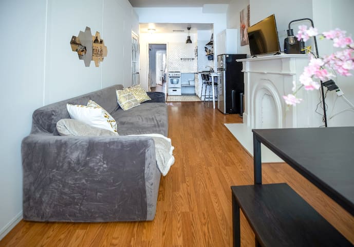 Empire State ~Beautiful 4 Bedrooms~ Prime location gallery image 5