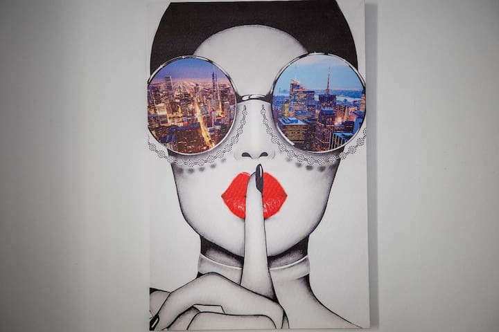 Empire State ~Beautiful 4 Bedrooms~ Prime location gallery image 4