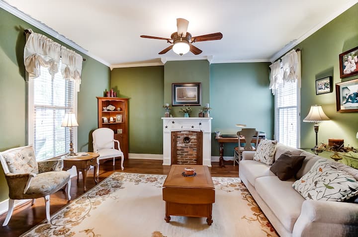 Beautiful 3bd Historic Home  Downtown Springboro! - Carlisle, OH