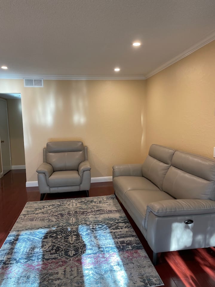 Commuter Oasis In The Heart Of Silicon Valley - 森尼韋爾