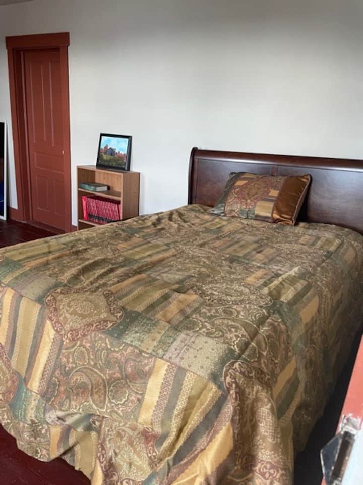 Historic Amish Lancaster Farmhouse Private Room - Doylestown, PA