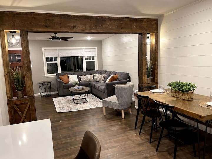 Jackson Hill Modern Farmhouse - Fort Smith, AR