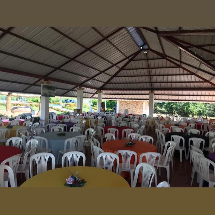 Complejo Turístico Encantador Con Piscina - Yopal