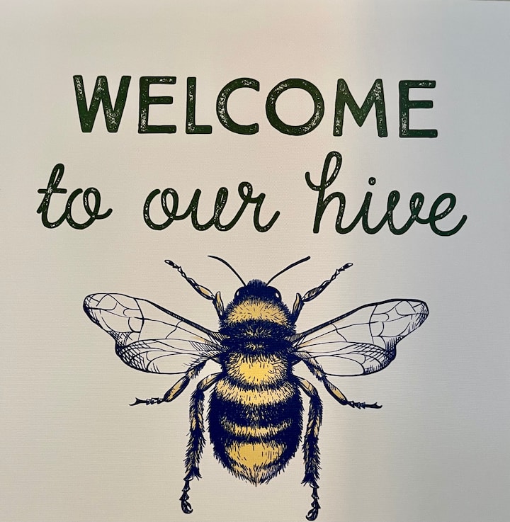 Welcome To The Hidden Hive! - Virginie