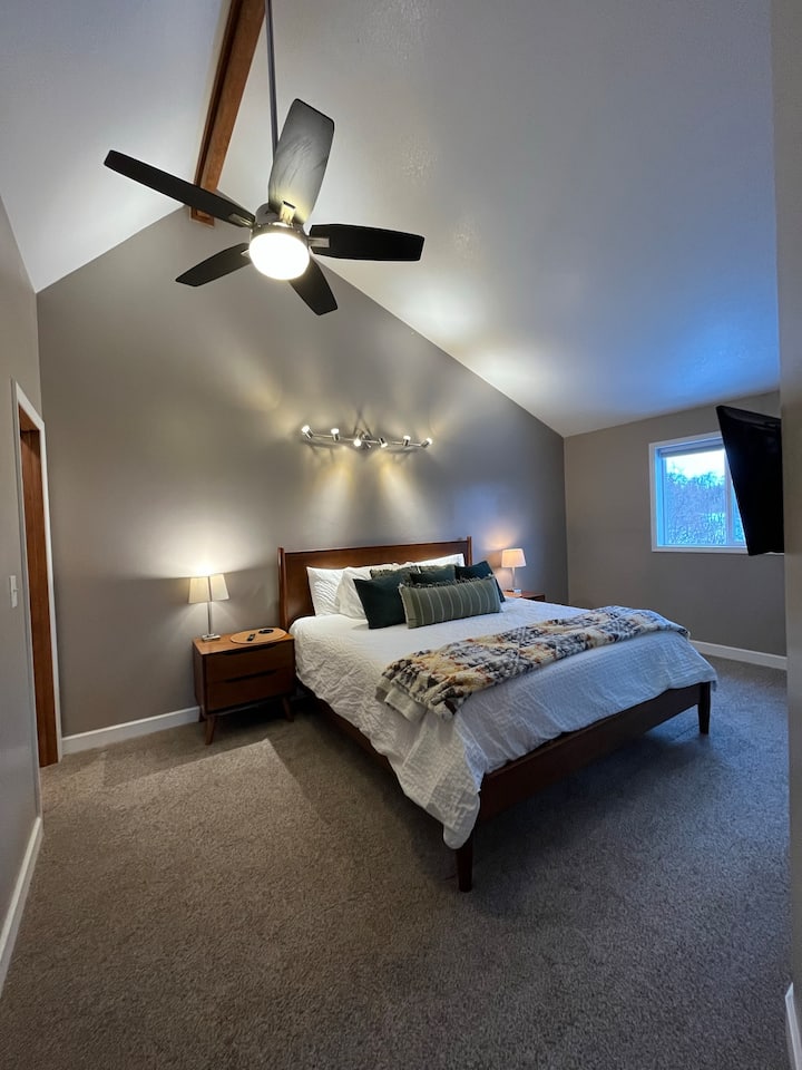 Upstairs bedroom, connected to the large bath and a walk-in closet. All of 2nd floor