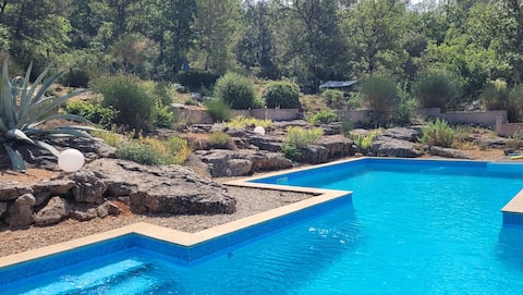 Gite with 2 bedrooms in architectural villa.