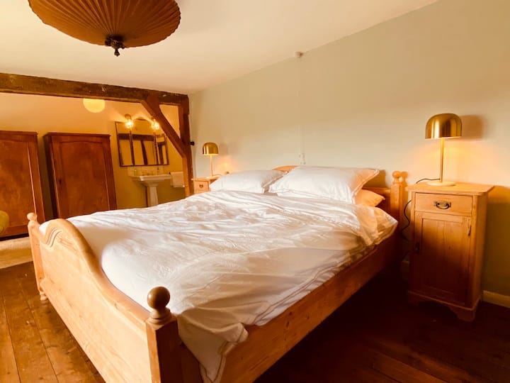 Oyster with its vintage pine Emperor bed.