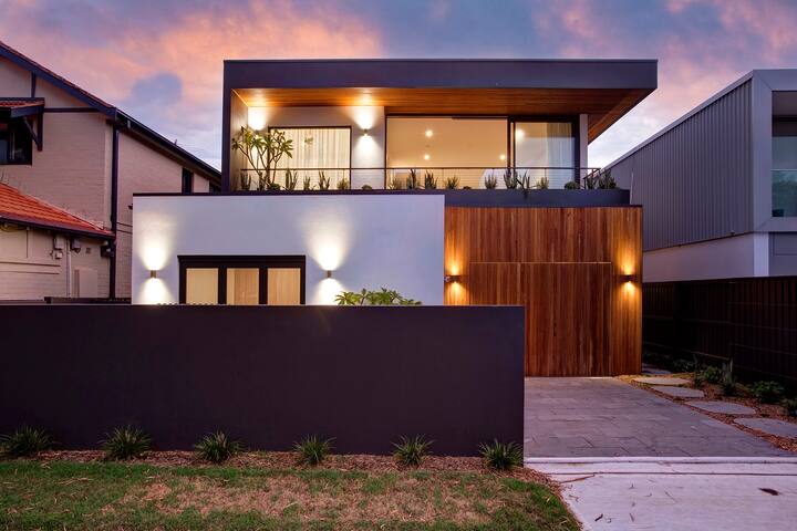 Resort style home in North Bondi gallery image 3
