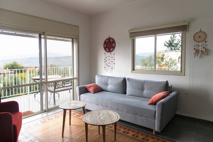 veľmi pohodlná rozkladacia pohovka v obývacej izbe
Super pohodlná rozkladacia pohovka