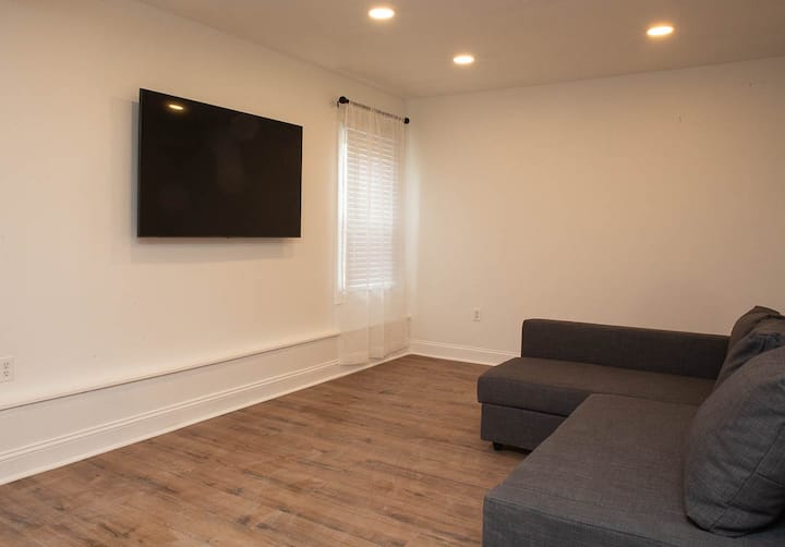 Მეორე მისაღები ოთახი