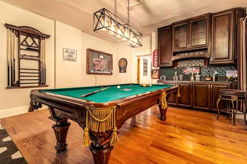 Majestic & Relaxing Home w/ 3 Beds Pool Table Bar!