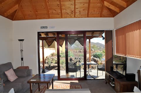 Top Airbnb: Casa Estrella Fugaz, new house in the Canarian style en Tijarafe