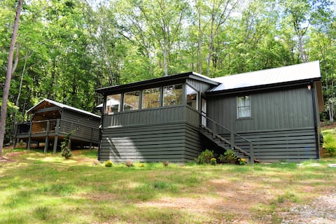 Station 91 | Cabin Near Helen | SAUNA & CEDAR TUB