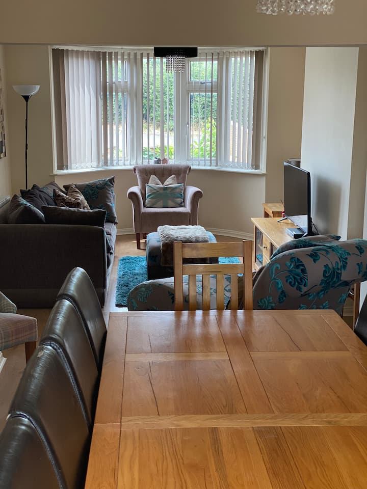 3 Bed Semi House Close To M1 Junction 21
Leicester - Leicester