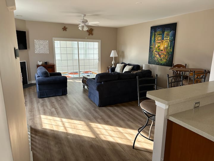 3 Bedroom Pet Friendly Condo In Rehoboth Beach - Rehoboth Beach, DE