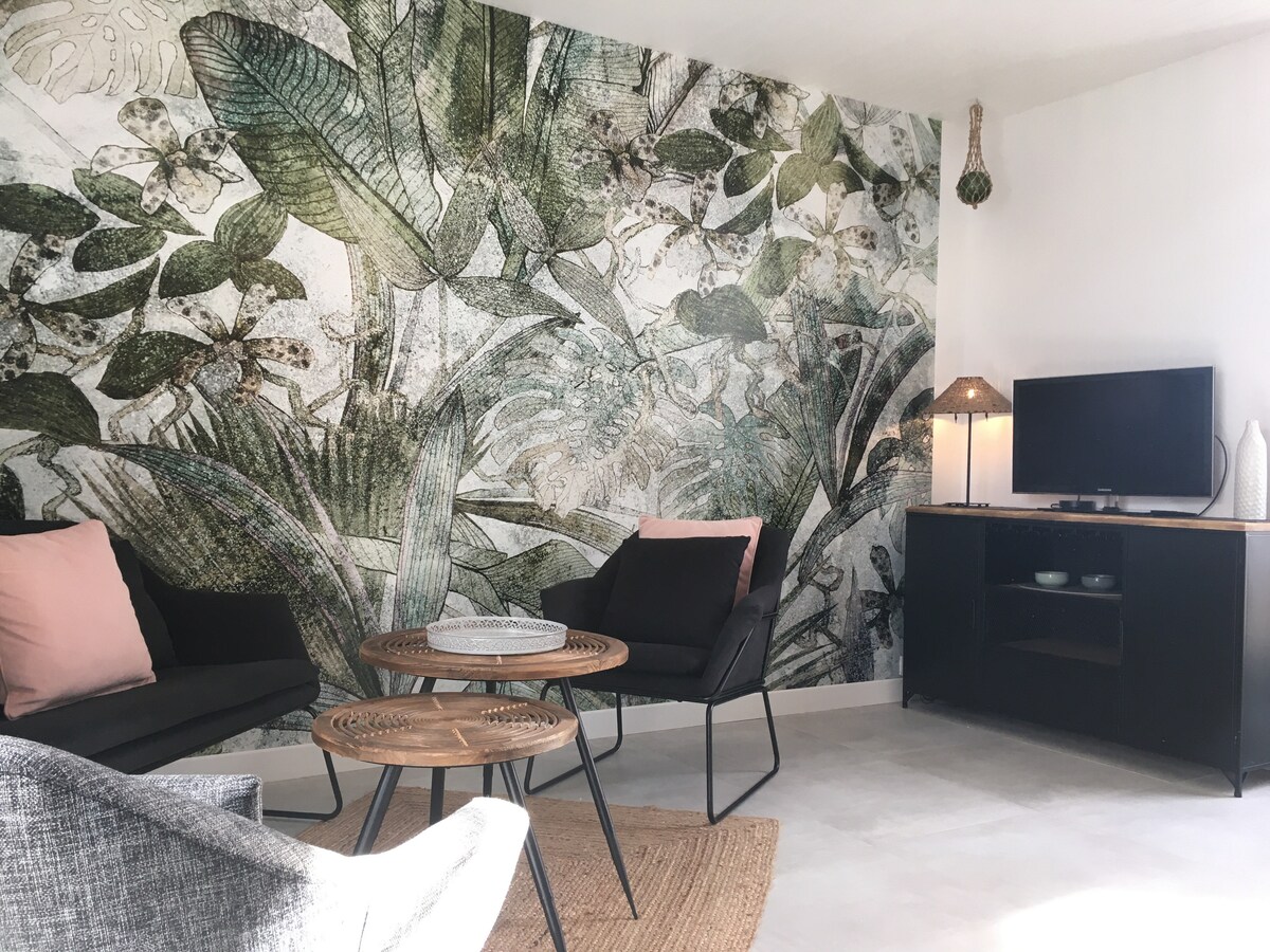 Successful Airbnb property: Charming house 4/5 people Quai de La Chaume in Vendée