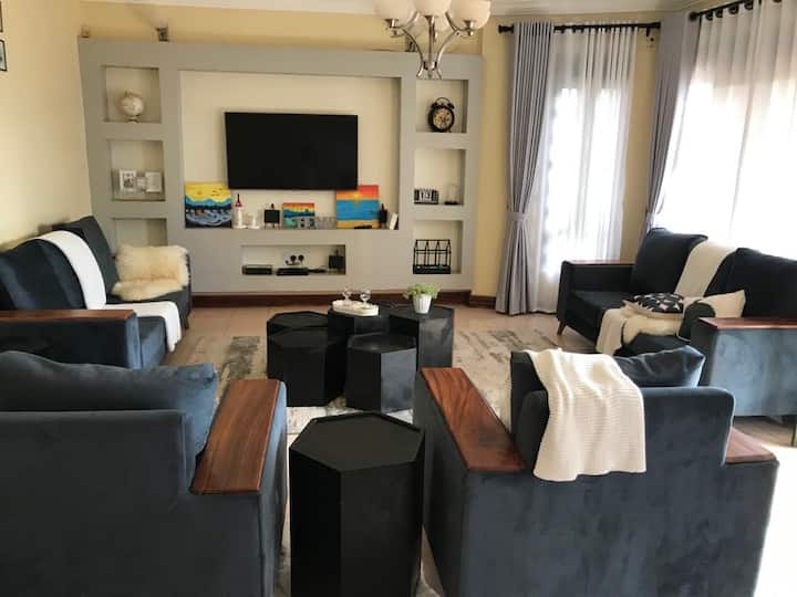 Cheerful 6 Bedroom With Free Parking - Uganda