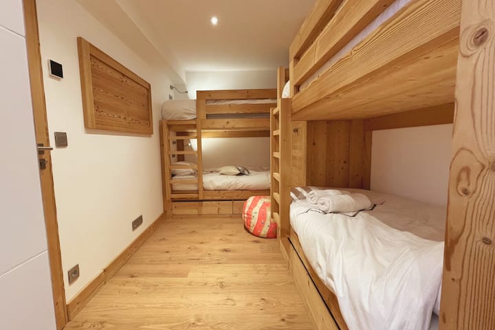 ห้องนอนเด็กพร้อมห้องน้ำ