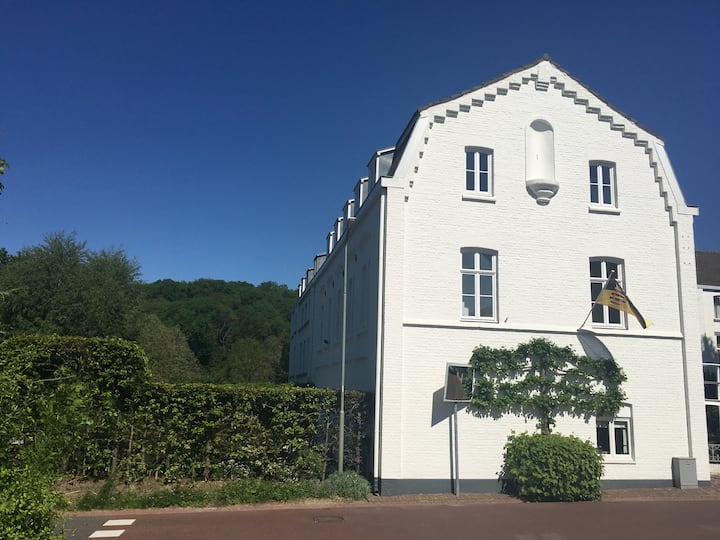 "Bij de Wilg", in a village on the edge of the forest in South Limburg