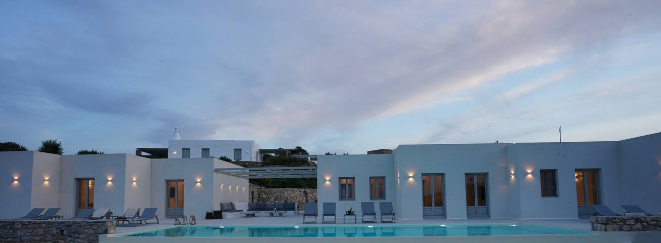 VIP Villa Pearl, Private pool, jacuzzi, sea view gallery image 2