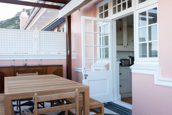 Penthouse in The Majestic Village, Kalk Bay gallery image 3