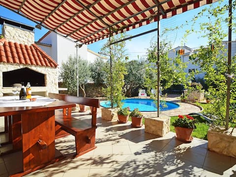 3 apartment complex with pool