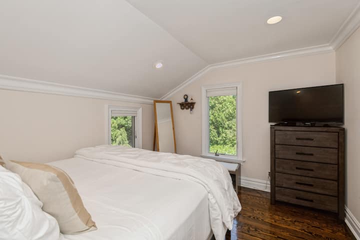 غرفة النوم الرئيسية 