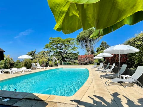 Comfortable Mobile Home, 3 Bedrooms with Pool