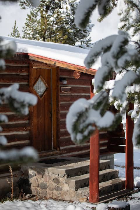 Cozy Mountain Log Cabin -Antelope *Double Bar J*