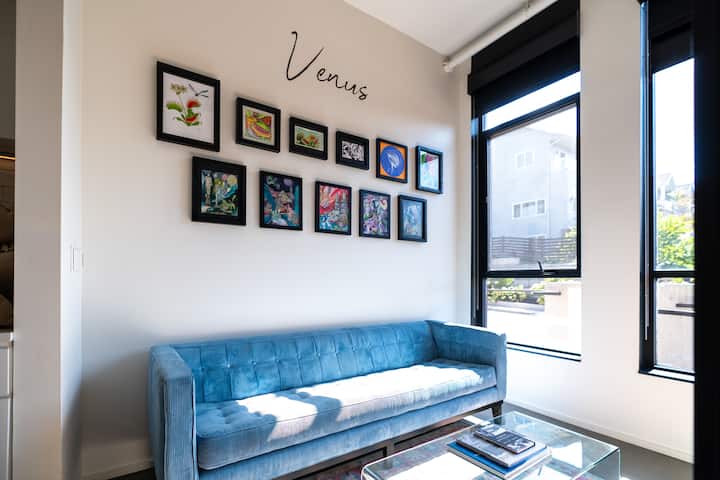 Stylish Studio | Near Downtown Cle | Trail Access - Cleveland, OH