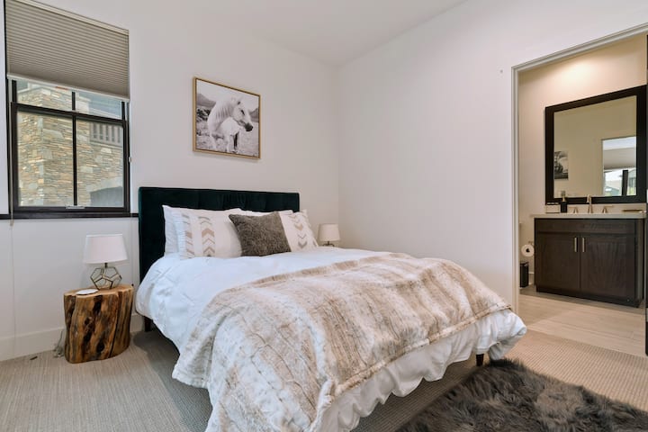 Bedroom 1 (Downstairs) Full Bed and slider door to access the back patio