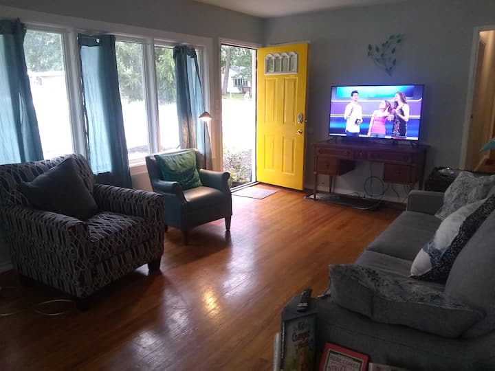 Linda's Landing Pad 
Dog Friendly! - Fort Wayne, IN