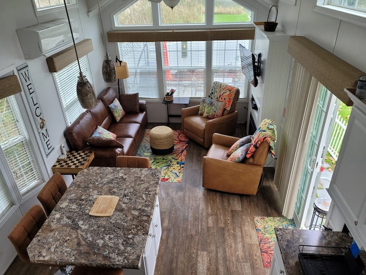 Camp Dogged Tiny Home Bird House Monthly Rental - Watkins Glen, NY