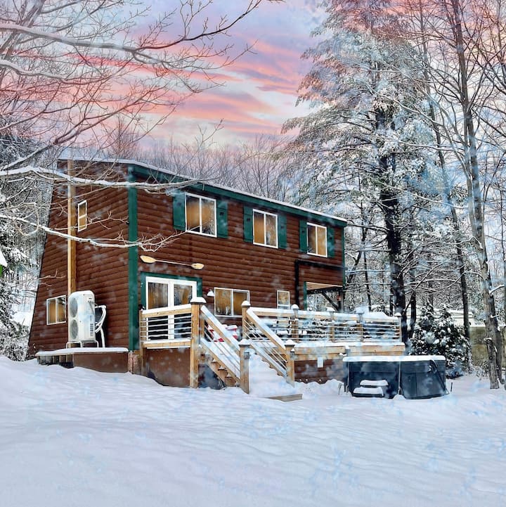 COZY CUB CABIN Brookside • 2 mi to Lake Cabins for Rent in