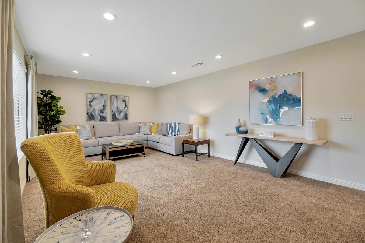 Top performing Airbnb: The Sunhat in Fullerton