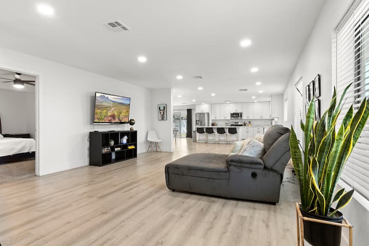Spacious 5bedroom/3bath Central Phoenix Home - Phoenix, AZ