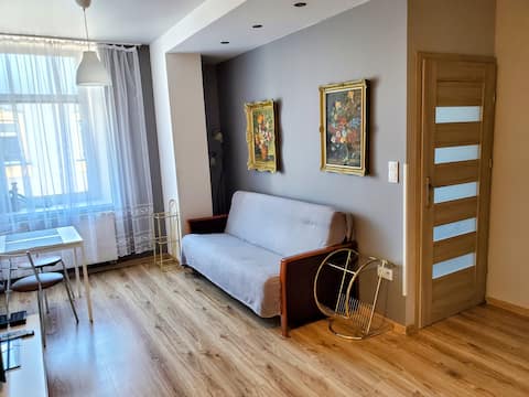 SC/38 Apt B: Wygodny Apartament z Parkingiem